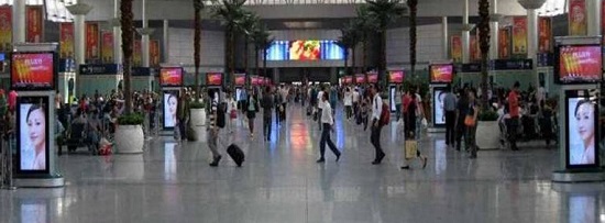 高鐵站刷屏廣告