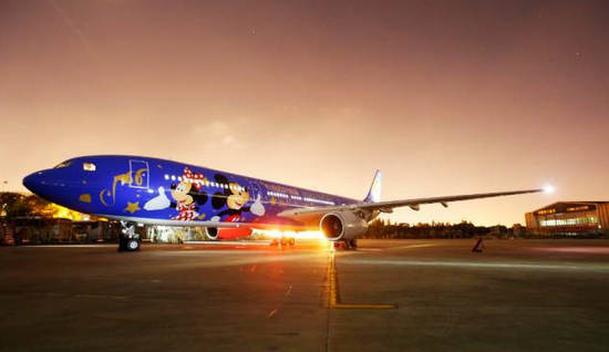 米老鼠機身廣告3