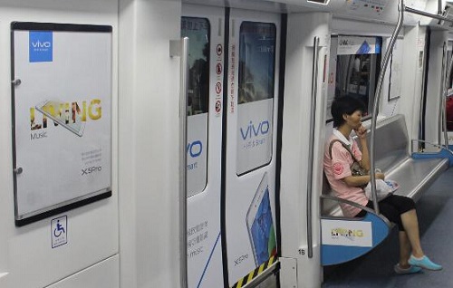 VIVO攜手宋仲基強勢登陸地鐵廣告！