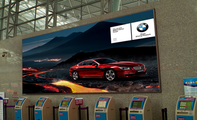 T2出發大廳墻體燈箱廣告