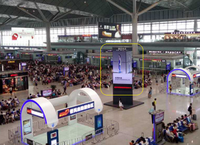 西安北高鐵站魔方柱廣告案例圖