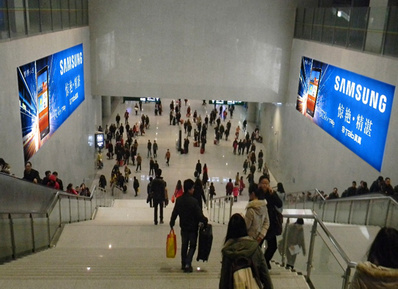 東廣場地下通道(大)嵌入式燈箱廣告 東廣場地下通道(大)嵌入式燈箱廣告