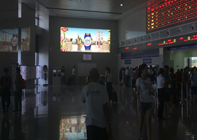 北側(cè)售票廳東側(cè)墻體嵌入式燈箱廣告 北側(cè)售票廳東側(cè)墻體嵌入式燈箱廣告