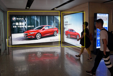 B1層國內到達行李提取廳墻面燈箱廣告