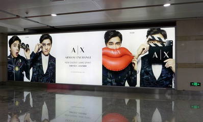 到達行李提取大廳室內燈箱廣告