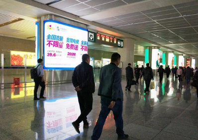 出站層南北通道立柱LED光源燈箱廣告 出站層南北通道立柱LED光源燈箱廣告