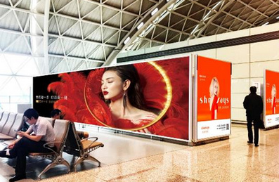 139號登機口旅客休息區燈箱廣告 139號登機口旅客休息區燈箱廣告