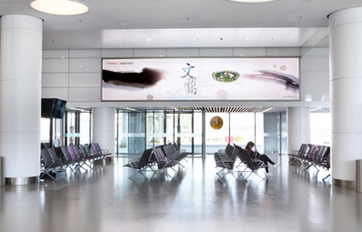 一層遠機位候機座椅區墻面燈箱廣告 一層遠機位候機座椅區墻面燈箱廣告