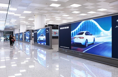 二層國內到達南匯聚通廊立式燈箱廣告 二層國內到達南匯聚通廊立式燈箱廣告