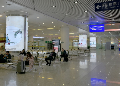 地下二層站廳層候車大廳包柱燈箱廣告 地下二層站廳層候車大廳包柱燈箱廣告