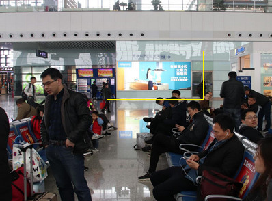 合肥南站出發層墻體燈箱廣告