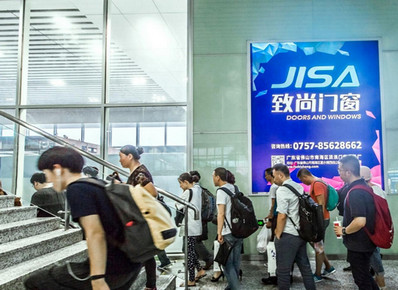 常州北站出發層檢票口墻面燈箱廣告 常州北站出發層檢票口墻面燈箱廣告