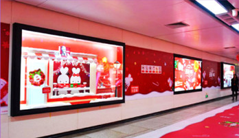 深圳地鐵燈箱廣告有什么優勢?