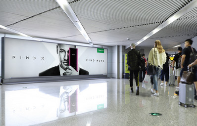 成都雙流機場T2到達通廊落地燈箱廣告 成都雙流機場T2到達通廊落地燈箱廣告