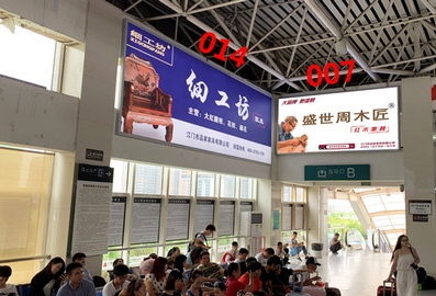 江門東高鐵站進出站口燈箱廣告 江門東高鐵站進出站口燈箱廣告