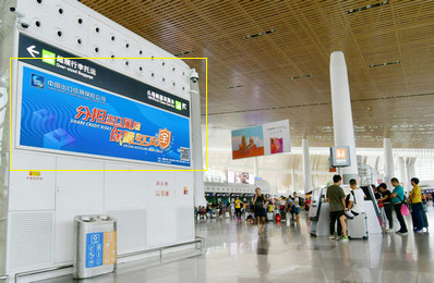 廈門(mén)機(jī)場(chǎng)F2二層辦票出發(fā)大廳風(fēng)塔燈箱廣告