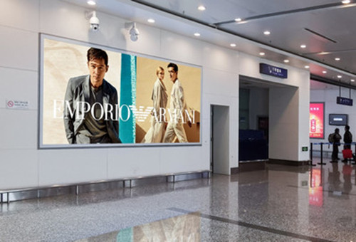 淮安機(jī)場到達(dá)區(qū)燈箱廣告