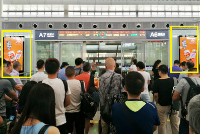 西安北站候車大廳閘機口立式數字燈箱廣告