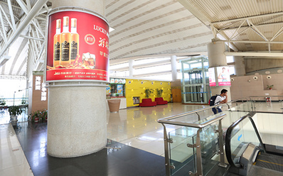 青島機場包柱燈箱廣告