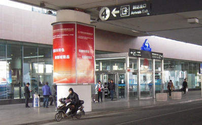 青島機場包柱燈箱廣告