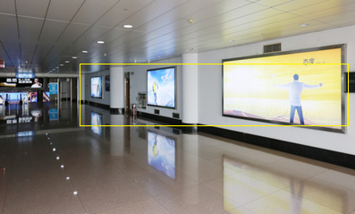 青島機場到達區燈箱廣告
