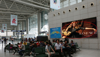 青島機場國際出發區燈箱廣告價格怎么樣