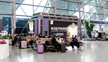 投放成都機場出發區羅盤燈箱廣告有什么優勢