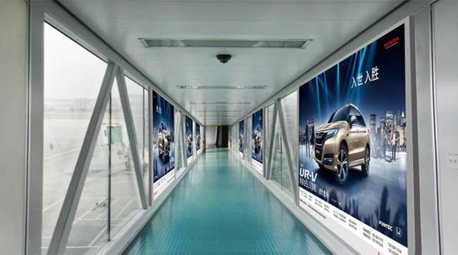 內廊橋燈箱媒體