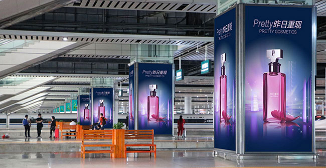 南寧高鐵站廣告中出發(fā)區(qū)包柱燈箱媒體怎么樣？