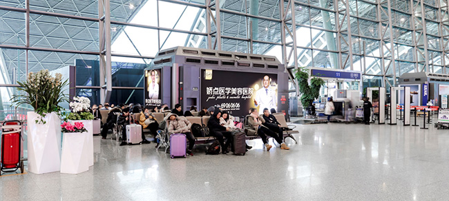 成都機場國內出發羅盤燈箱