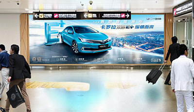 貴陽機場T3隔離區到達夾層通廊燈箱廣告