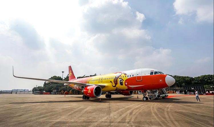 上好佳春秋航空全機身噴涂廣告2