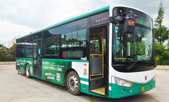 昆明公交車廣告提升工業大麻博覽會影響力