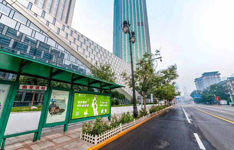 四季優美天津候車亭廣告1