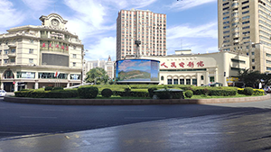 烏魯木齊LED大屏價格？金融債券烏魯木齊人民電影院環島環形LED案例