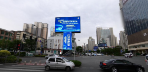 太原LED廣告價格多少錢？太原親賢街長治路龍柱LED立柱大屏廣告牌地標