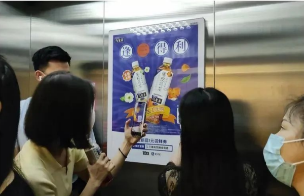 南寧電梯框架廣告價格多少錢？南寧電梯海報尺寸覆蓋樓盤區域優勢