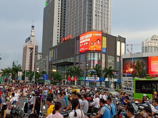 南寧LED大屏廣告價格？南寧民族大道麗原天際會展航洋城LED大屏廣告