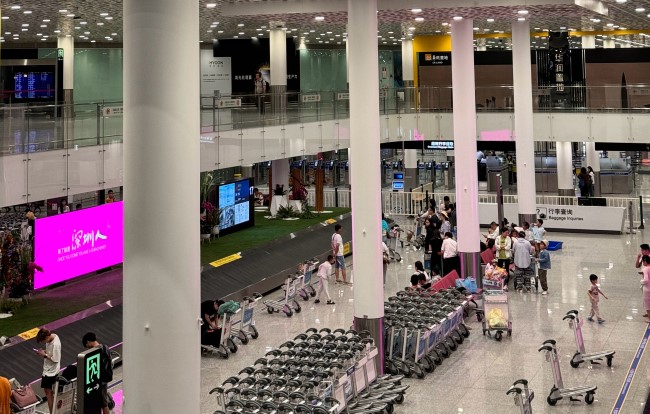 深圳機場到達大廳行李轉盤聯排LED大屏，深圳寶安機場大屏廣告價格