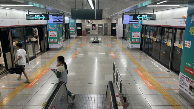 深圳地鐵4號(hào)線福田口岸站臺(tái)包柱廣告投放案例，深圳地鐵廣告價(jià)格