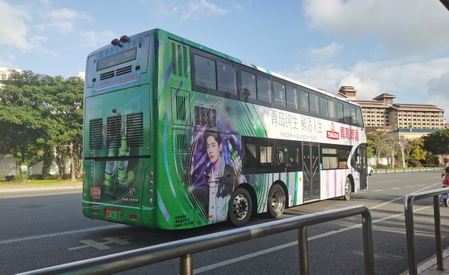 三亞公交車雙層巴士廣告價(jià)格，三亞雙層旅游觀光公交車身廣告投放