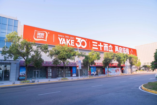 泉州晉江機場出發戶外落客圍擋LED橫屏，泉州機場大屏廣告價格