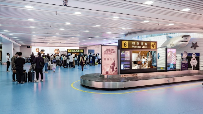 三亞鳳凰機場到達行李轉(zhuǎn)盤聯(lián)排LED大屏，三亞機場LED廣告價格