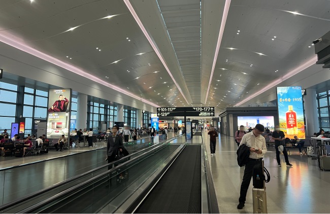 南京機場出發(fā)候機大廳燈箱廣告投放，南京祿口機場廣告價格