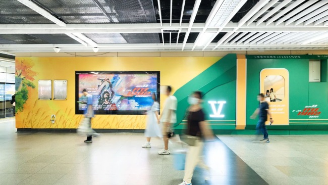 深圳地鐵老街站墻貼廣告投放，深圳地鐵站臺換乘廣告價格