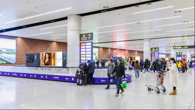 沈陽桃仙機場到達行李轉盤廣告牌，沈陽機場大屏廣告價格