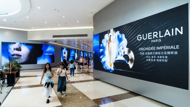 深圳羅湖萬象城地鐵通道墻面LED廣告，深圳地鐵站大屏廣告價格