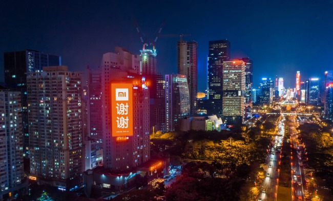 戶外廣告的發布流程是怎樣的？選擇戶外廣告或線上廣告哪個好？為什么？