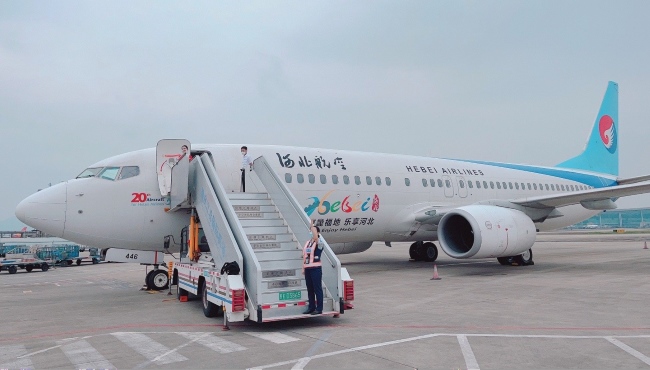 河北航空機身彩繪廣告投放，河北航空外機身貼膜廣告價格