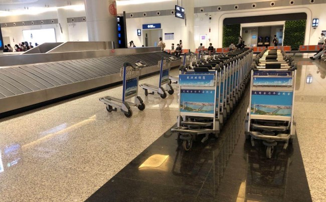 武漢機場手推車廣告投放，武漢天河機場行李推車貼廣告價格